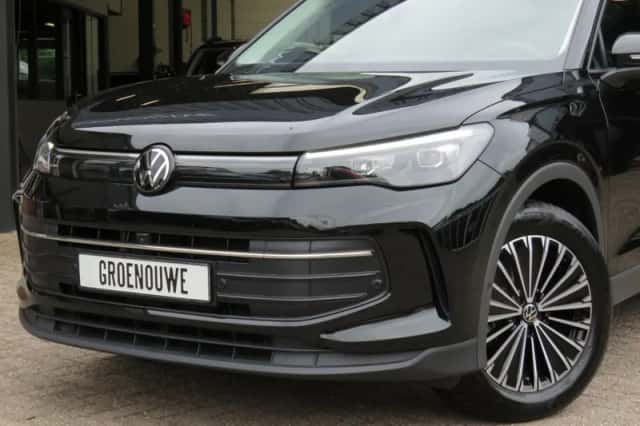 Volkswagen Tiguan (2025) thumbnail 3