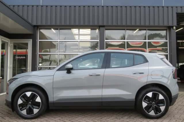 Volvo EX30 (2024) thumbnail 3