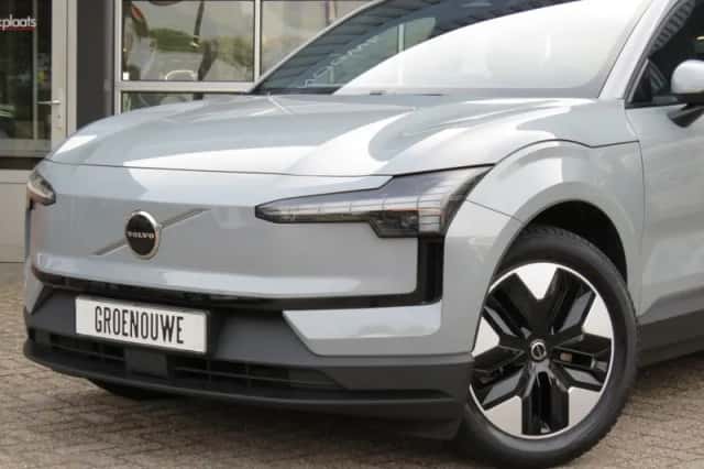 Volvo EX30 (2024) thumbnail 5
