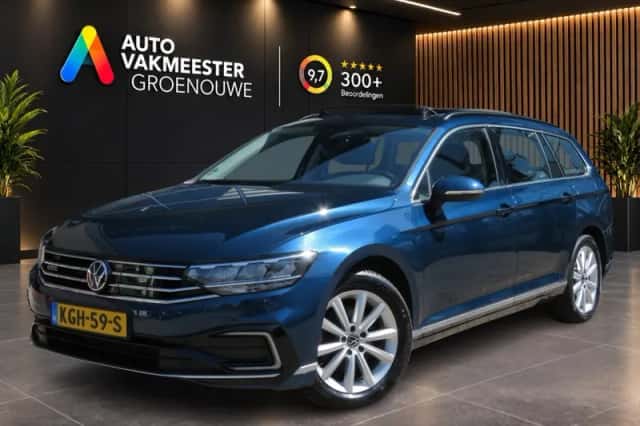 Volkswagen Passat (2021) thumbnail 1