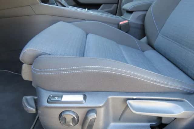 Volkswagen Passat (2021) thumbnail 6