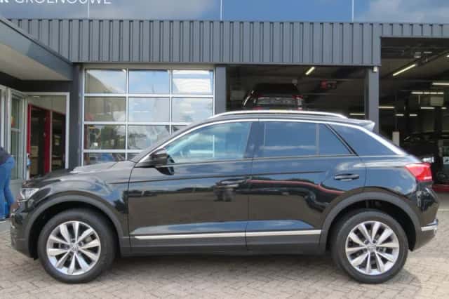 Volkswagen T-Roc (2018) thumbnail 3