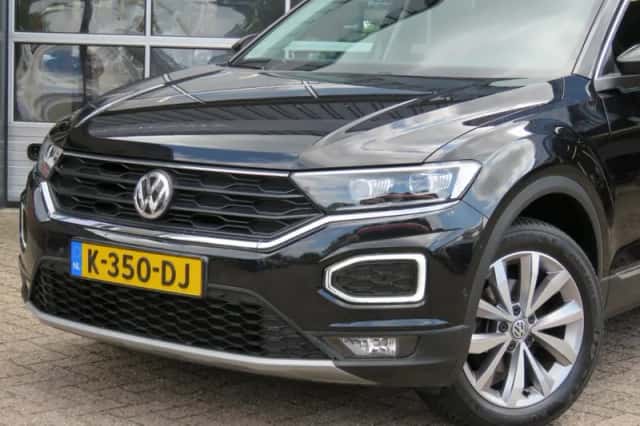 Volkswagen T-Roc (2018) thumbnail 4