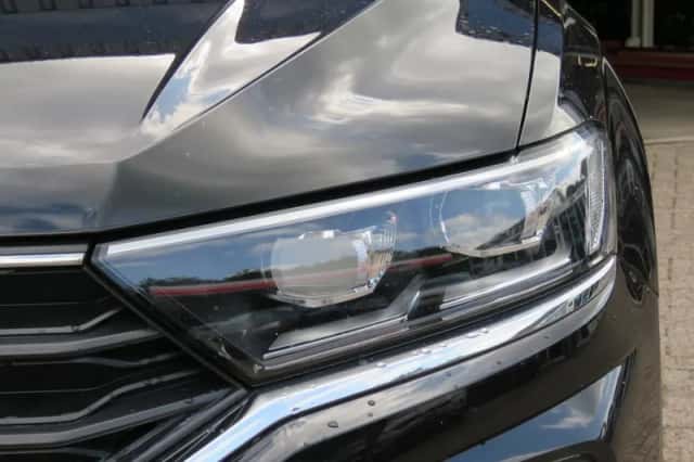 Volkswagen T-Roc (2018) thumbnail 6