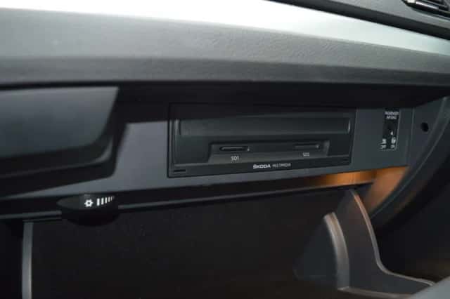 Škoda Superb (2019) thumbnail 5