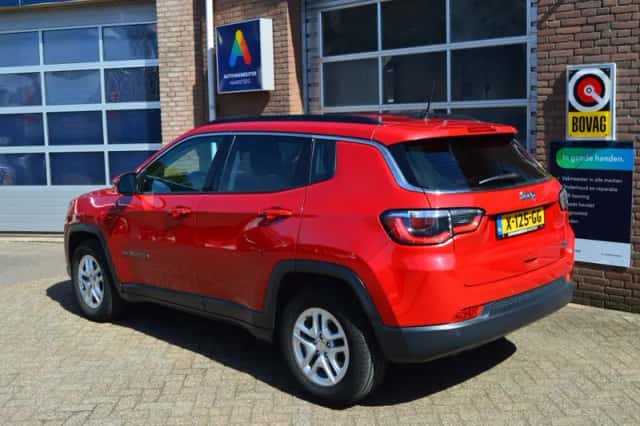 Jeep Compass (2019) thumbnail 2