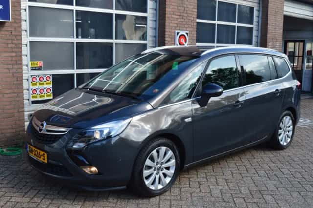 Opel Zafira (2016) thumbnail 1