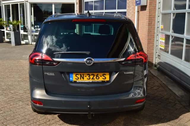 Opel Zafira (2016) thumbnail 3