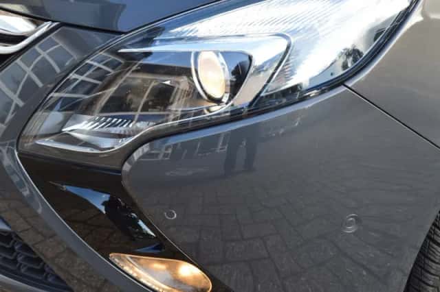 Opel Zafira (2016) thumbnail 5