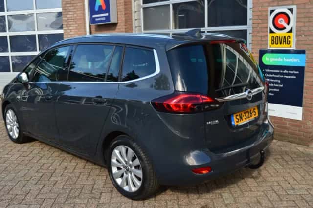 Opel Zafira (2016) thumbnail 6