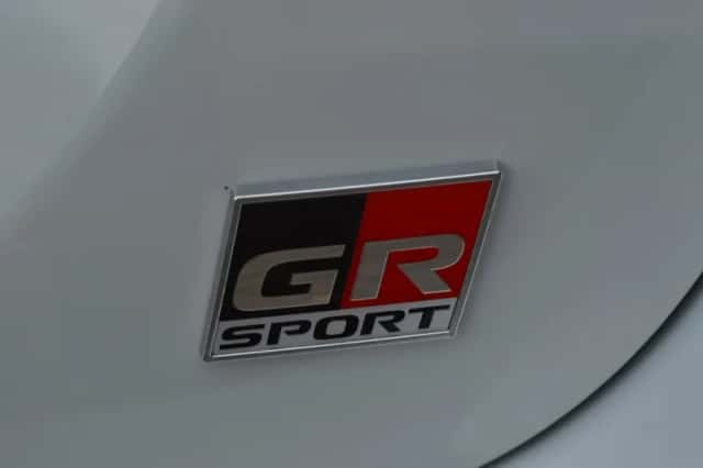 Toyota Yaris (2023) thumbnail 3