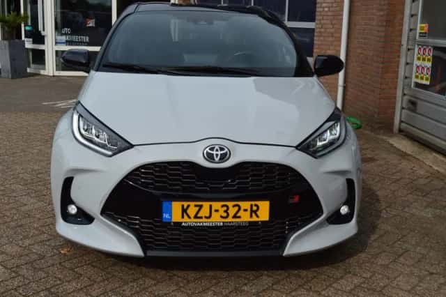 Toyota Yaris (2023) thumbnail 6