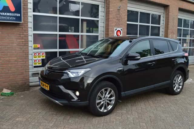 Toyota RAV4 (2018) thumbnail 1