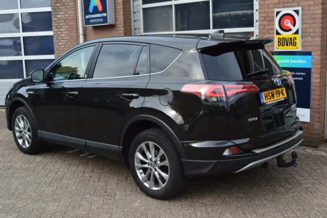 Toyota RAV4 (2018) thumbnail 4