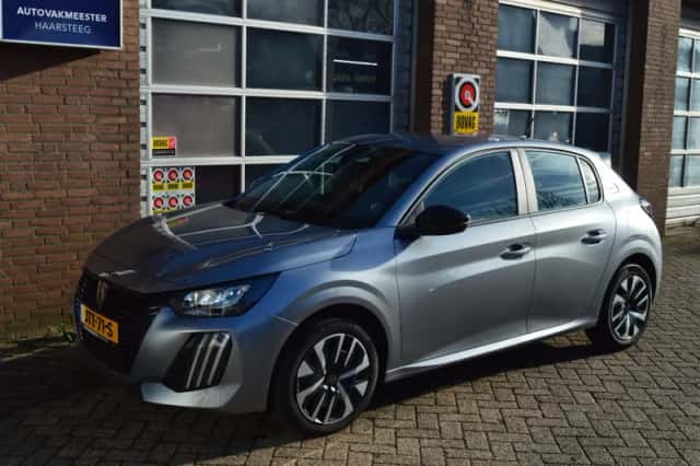Peugeot 208 (2024) thumbnail 1