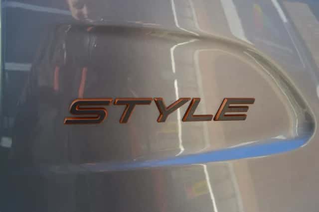 Peugeot 208 (2024) thumbnail 5