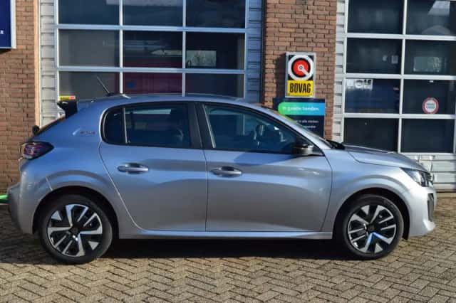 Peugeot 208 (2024) thumbnail 6