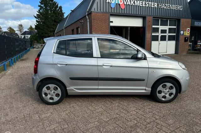 Kia Picanto (2010) thumbnail 1