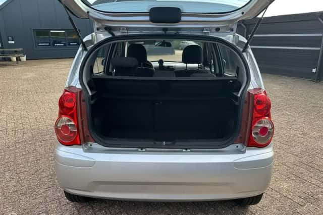 Kia Picanto (2010) thumbnail 3