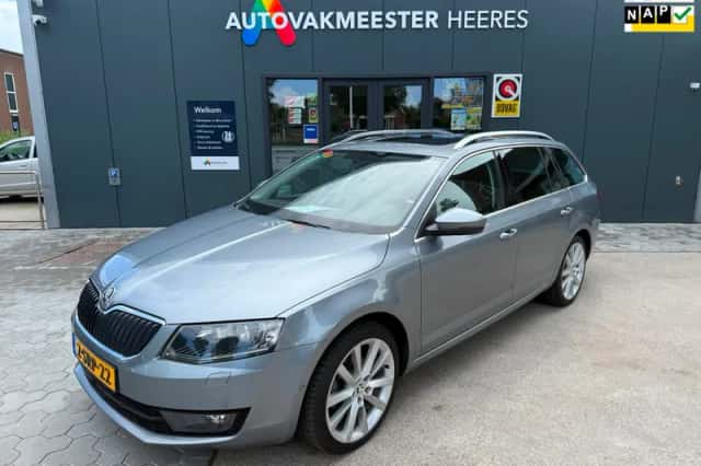 Škoda Octavia (2013) thumbnail 1