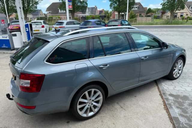 Škoda Octavia (2013) thumbnail 5