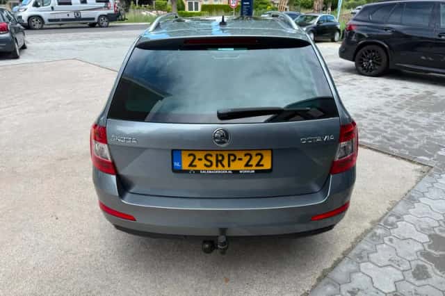 Škoda Octavia (2013) thumbnail 6