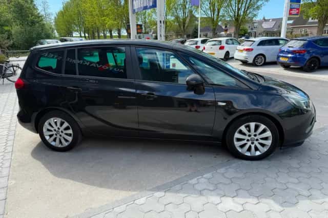 Opel Zafira (2015) thumbnail 4