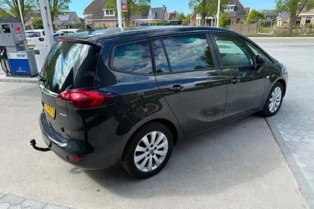 Opel Zafira (2015) thumbnail 5
