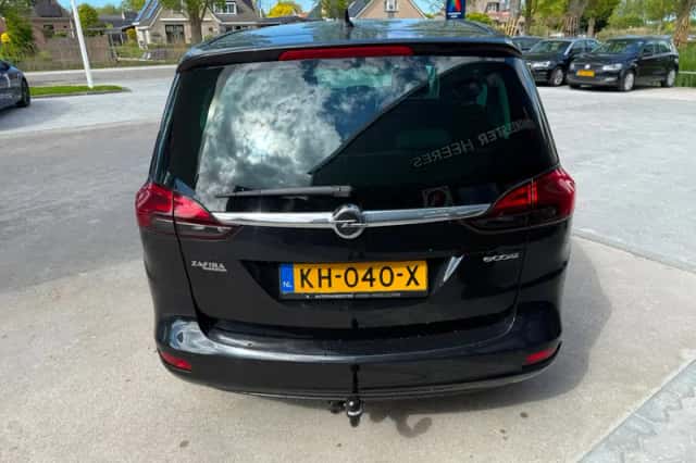 Opel Zafira (2015) thumbnail 6