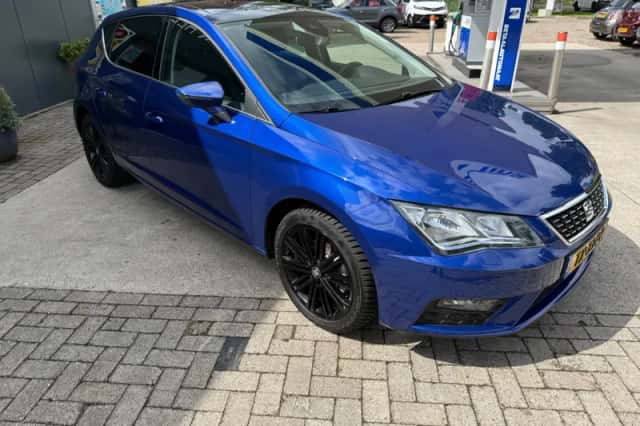 SEAT Leon (2018) thumbnail 3