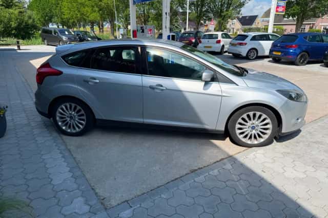 Ford Focus (2011) thumbnail 4