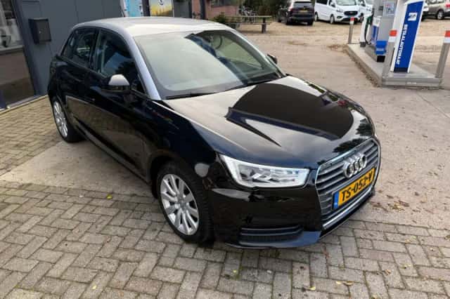 Audi A1 (2017) thumbnail 3