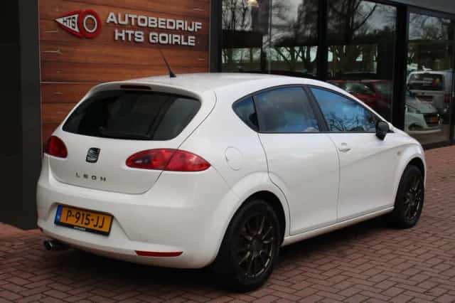 SEAT Leon (2009) thumbnail 4