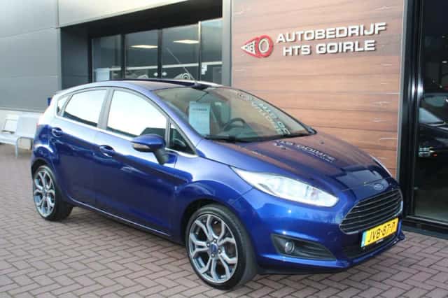 Ford Fiesta (2016) thumbnail 2
