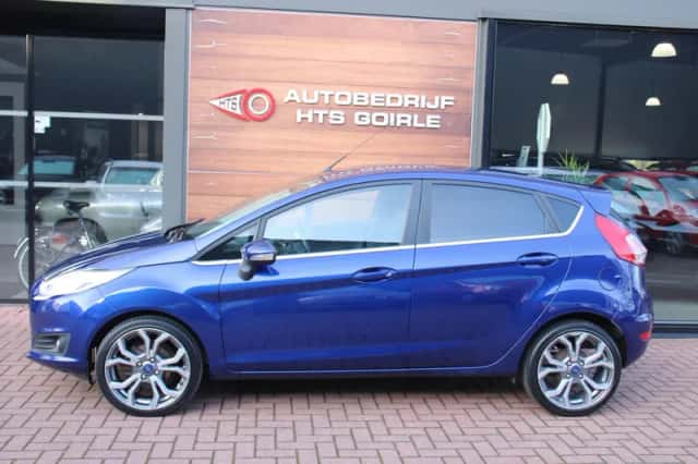 Ford Fiesta (2016) thumbnail 3