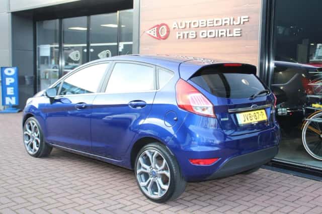 Ford Fiesta (2016) thumbnail 4