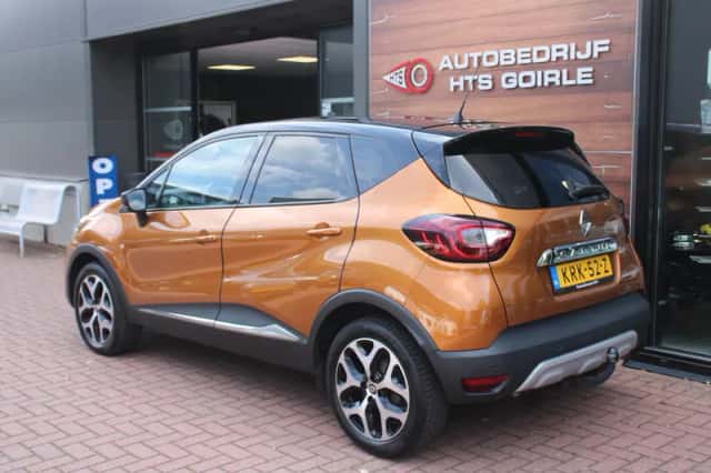 Renault Captur (2020) thumbnail 3