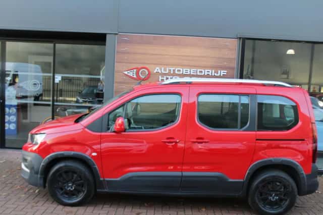 Peugeot Rifter (2019) thumbnail 2