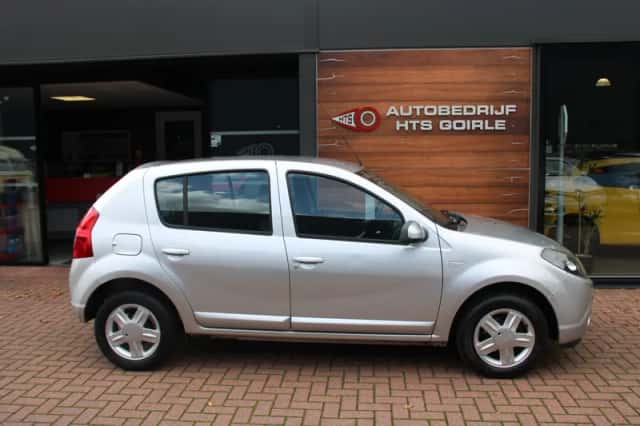 Dacia Sandero (2011) thumbnail 6
