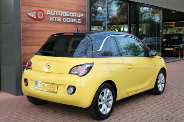 Opel Adam (2015) thumbnail 4