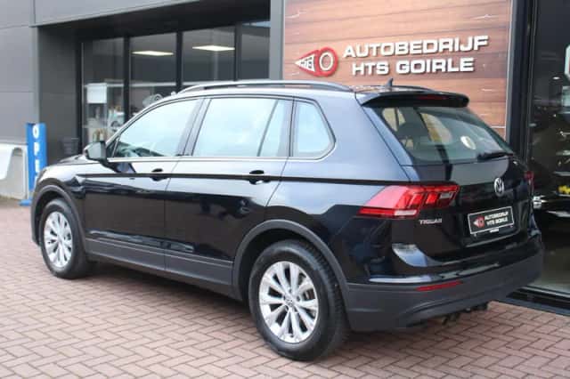 Volkswagen Tiguan (2017) thumbnail 3