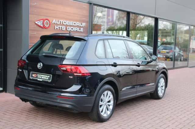 Volkswagen Tiguan (2017) thumbnail 4