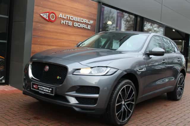 Jaguar F-Pace (2018) thumbnail 1