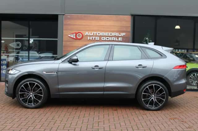 Jaguar F-Pace (2018) thumbnail 2