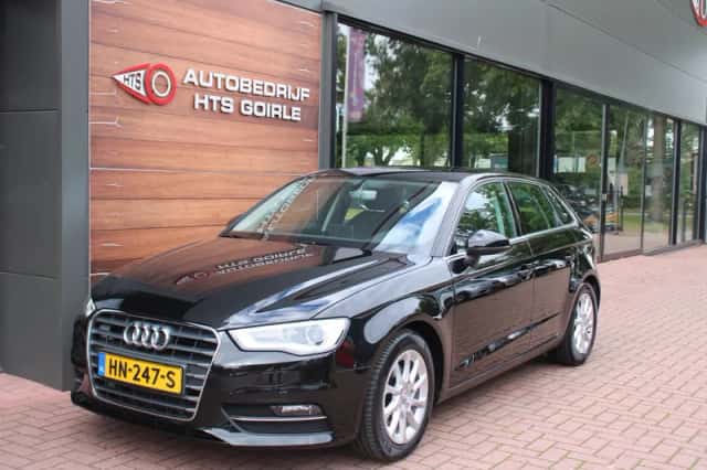 Audi A3 (2015) thumbnail 1