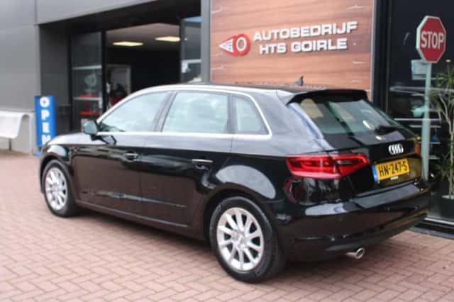 Audi A3 (2015) thumbnail 3