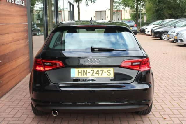 Audi A3 (2015) thumbnail 4