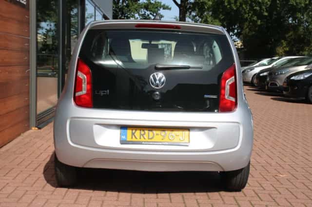 Volkswagen Up! (2012) thumbnail 5