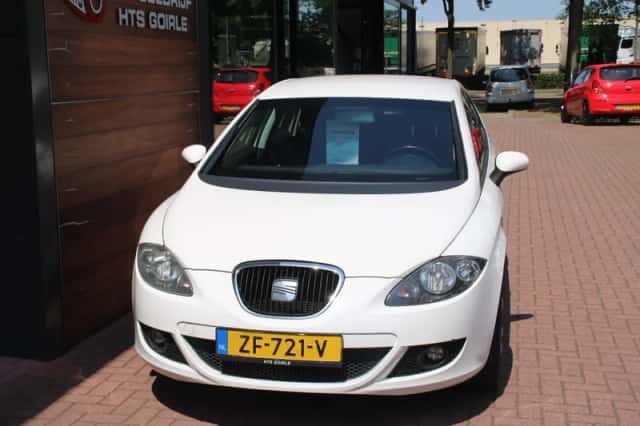 SEAT Leon (2009) thumbnail 2