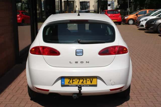 SEAT Leon (2009) thumbnail 5